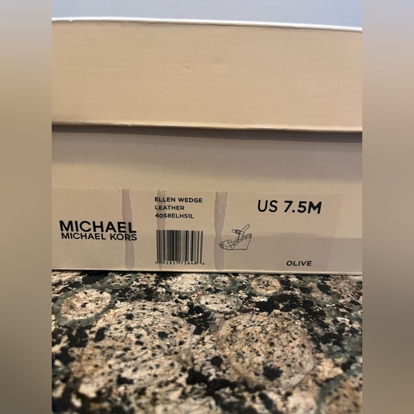 MK Ellen wedge in olive - Picture 2 of 4